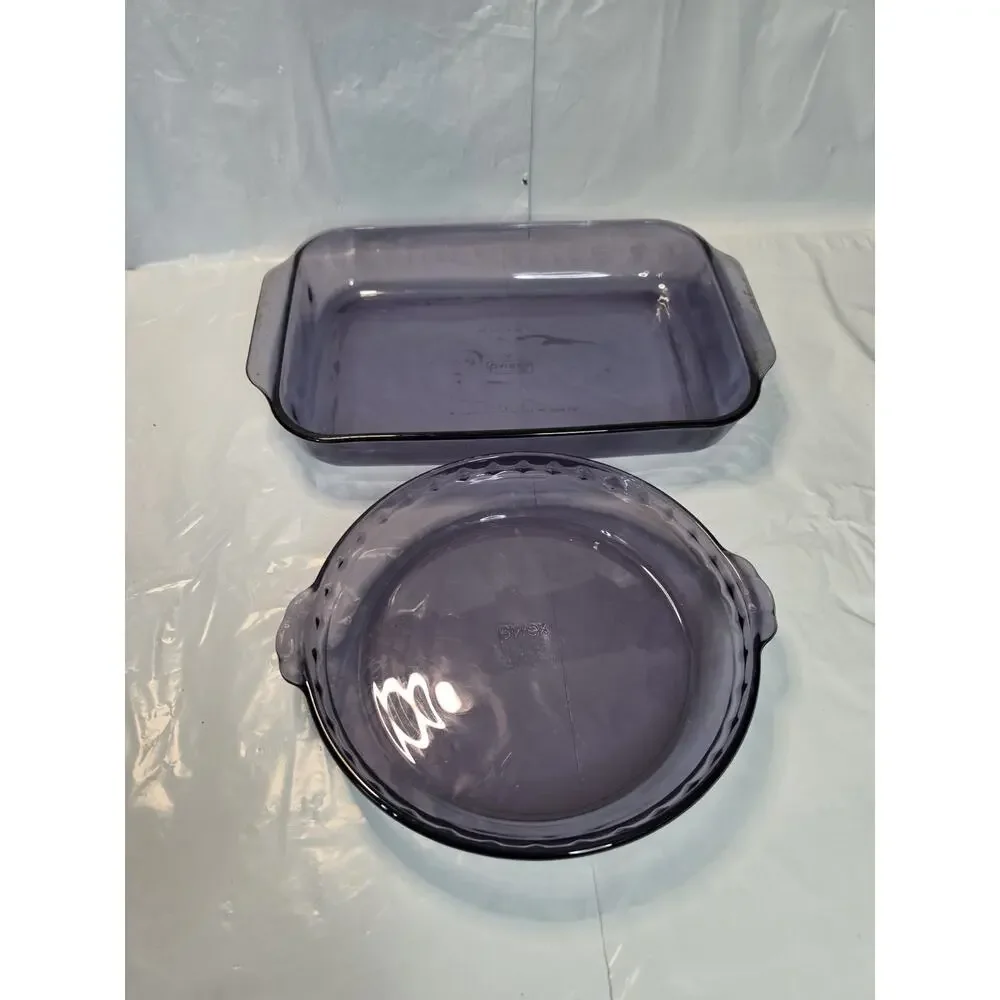 Vintage Pyrex Amethyst Crimped Deep Dish Pie Plate Casserole Baking Ware Purple